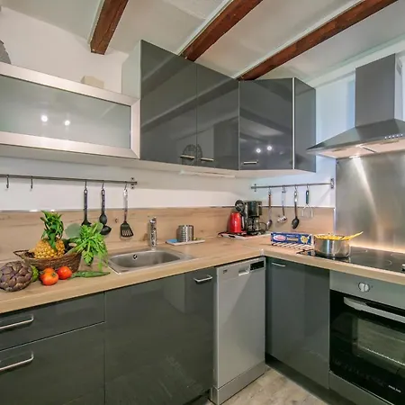 Le Grand-lemps Sleeps 6